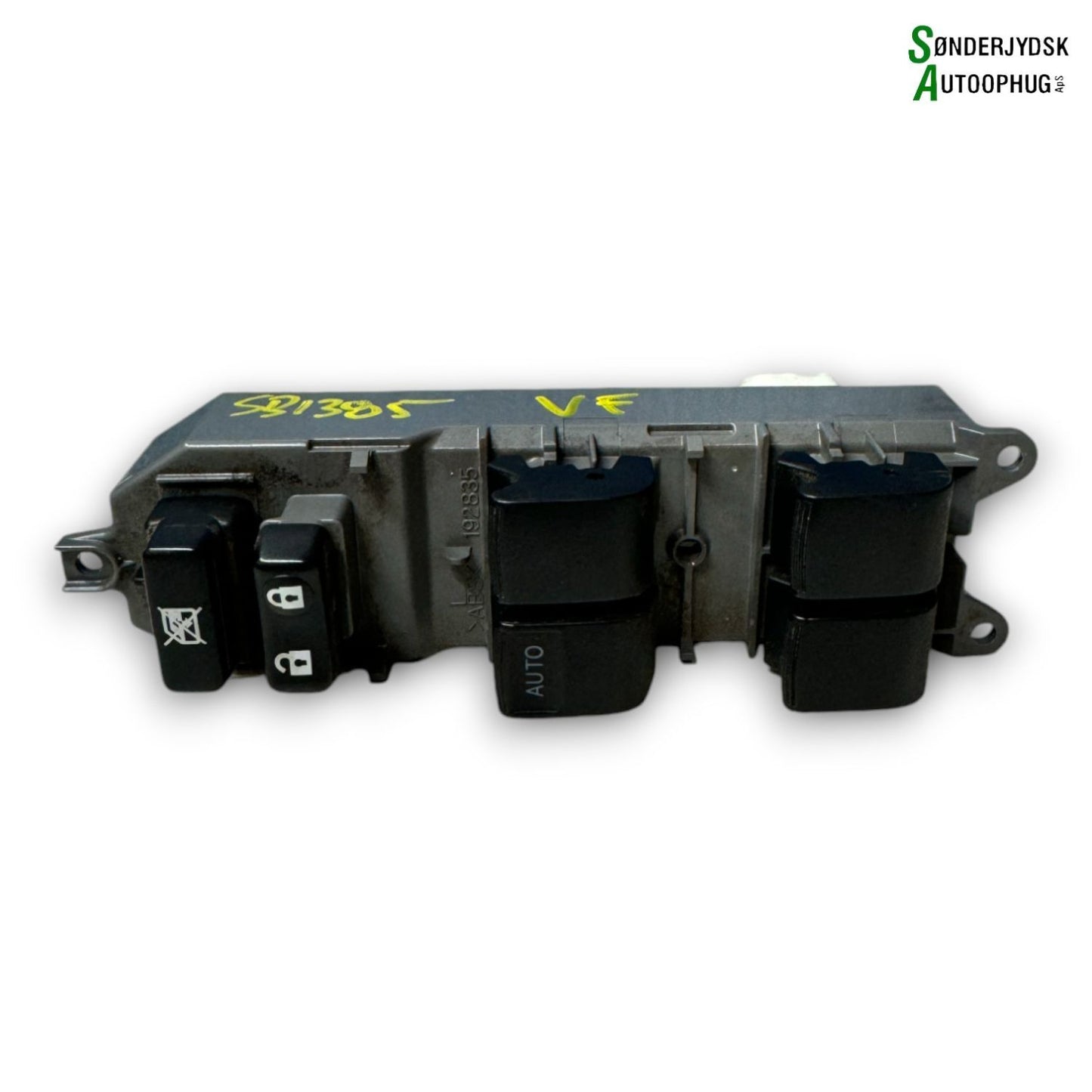 Toyota Corolla Sedan E15 Kontakt Rudehejs Med OEM Nr. 8482012520 Fra Toyota Ophugger