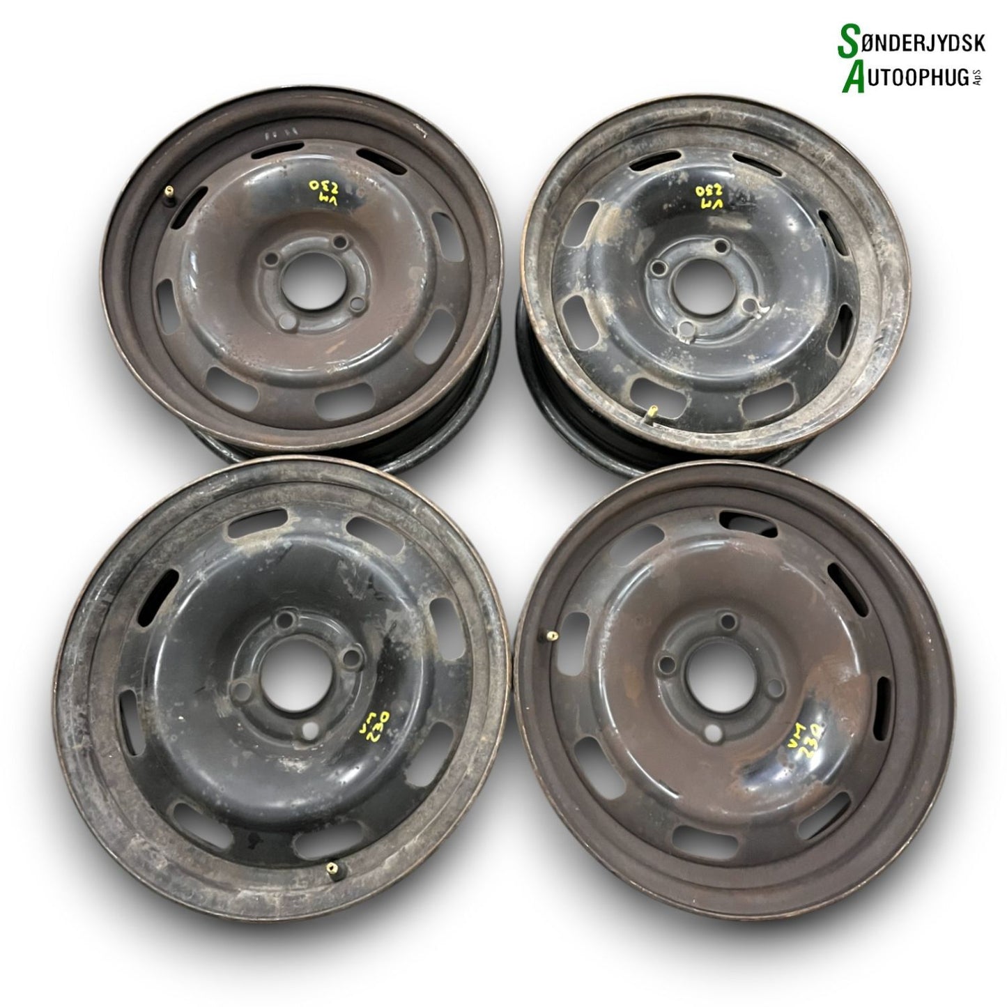 Peugeot 208 Fælge Sæt Med OEM Nr. 6X15ET27 Fra Peugeot Ophugger