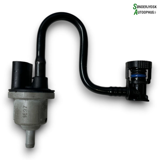 Skoda Octavia Vacuum Ventil Med OEM Nr. 06D133517B Fra Skoda Ophugger