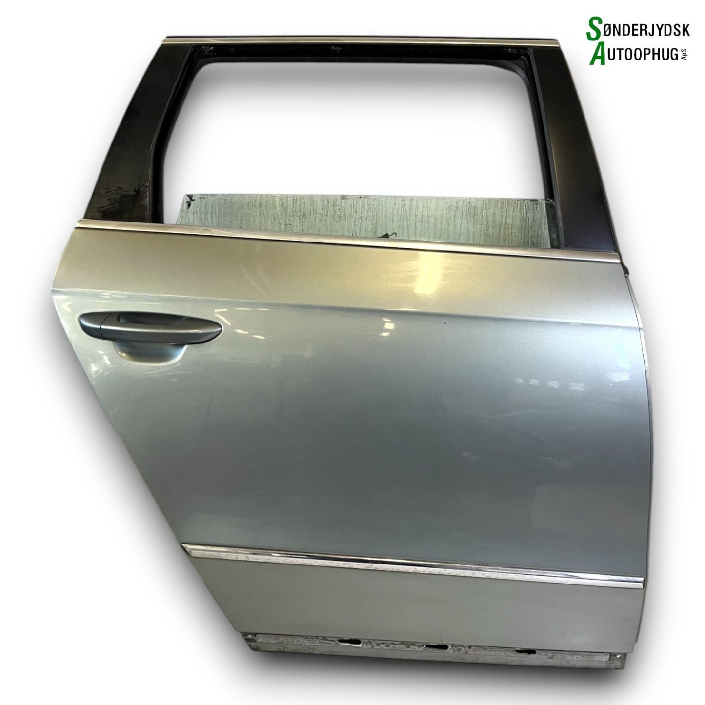 VW Passat 3C Bagdør H Med OEM Nr. 3C9833056D Fra VW Ophugger