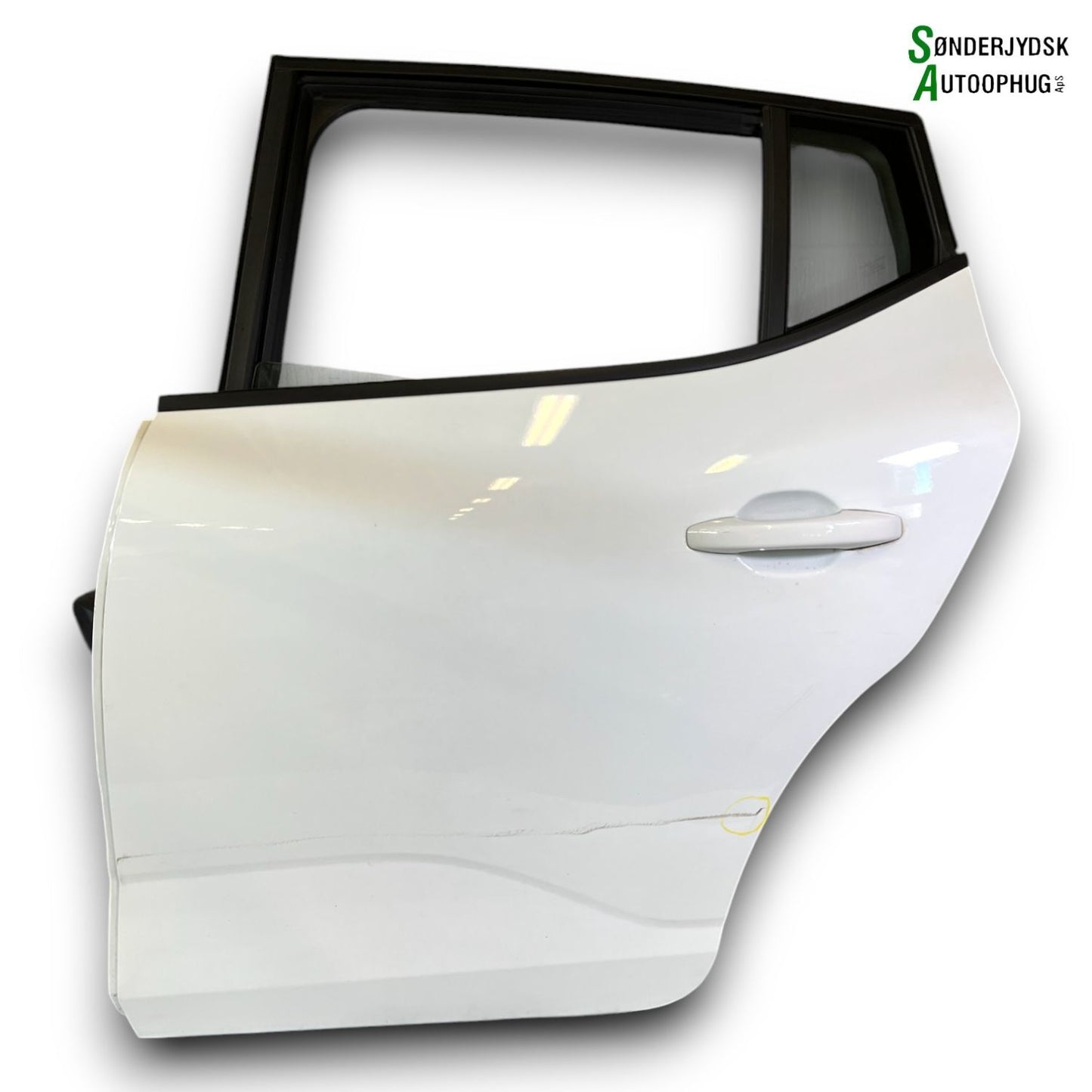 Dacia Sandero LLI Bagdør V Med OEM Nr. 821016131R Fra Dacia Ophugger