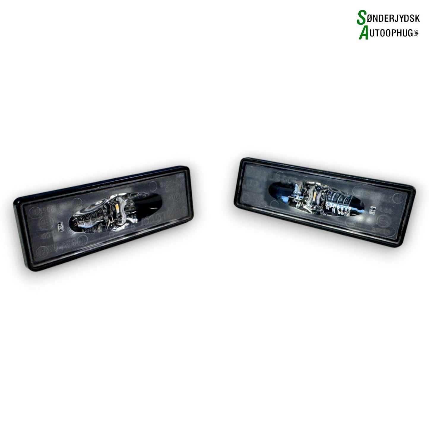 Dacia Sandero LLI Nummerpladelygte Med OEM Nr. 265101139R Fra Dacia Ophugger