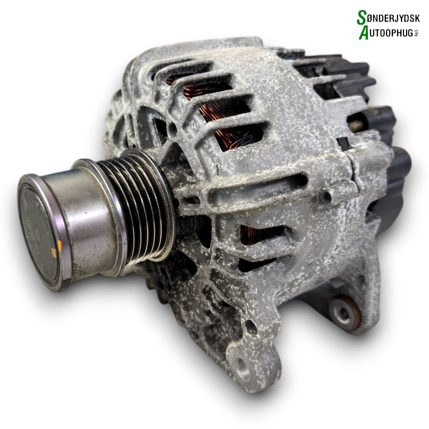 Skoda Rapid Generator Med OEM Nr. 04E903015G Fra Skoda Ophugger