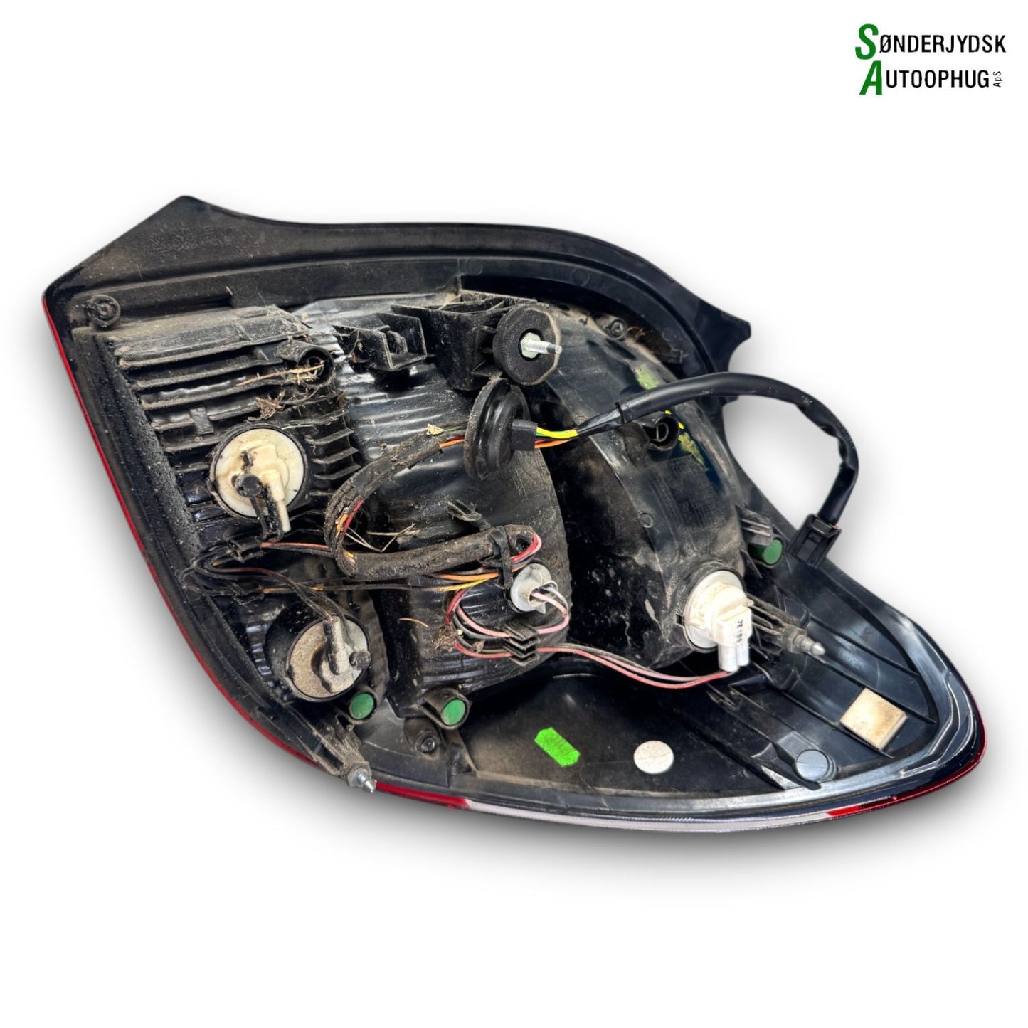 Peugeot 108 Baglygte Med OEM Nr. B001031780 Fra Peugeot Ophugger