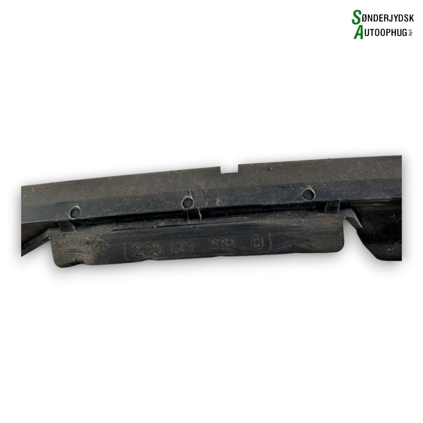 VW Polo AW Front, Løsdele Med OEM Nr. 2Q0121332D Fra VW Ophugger