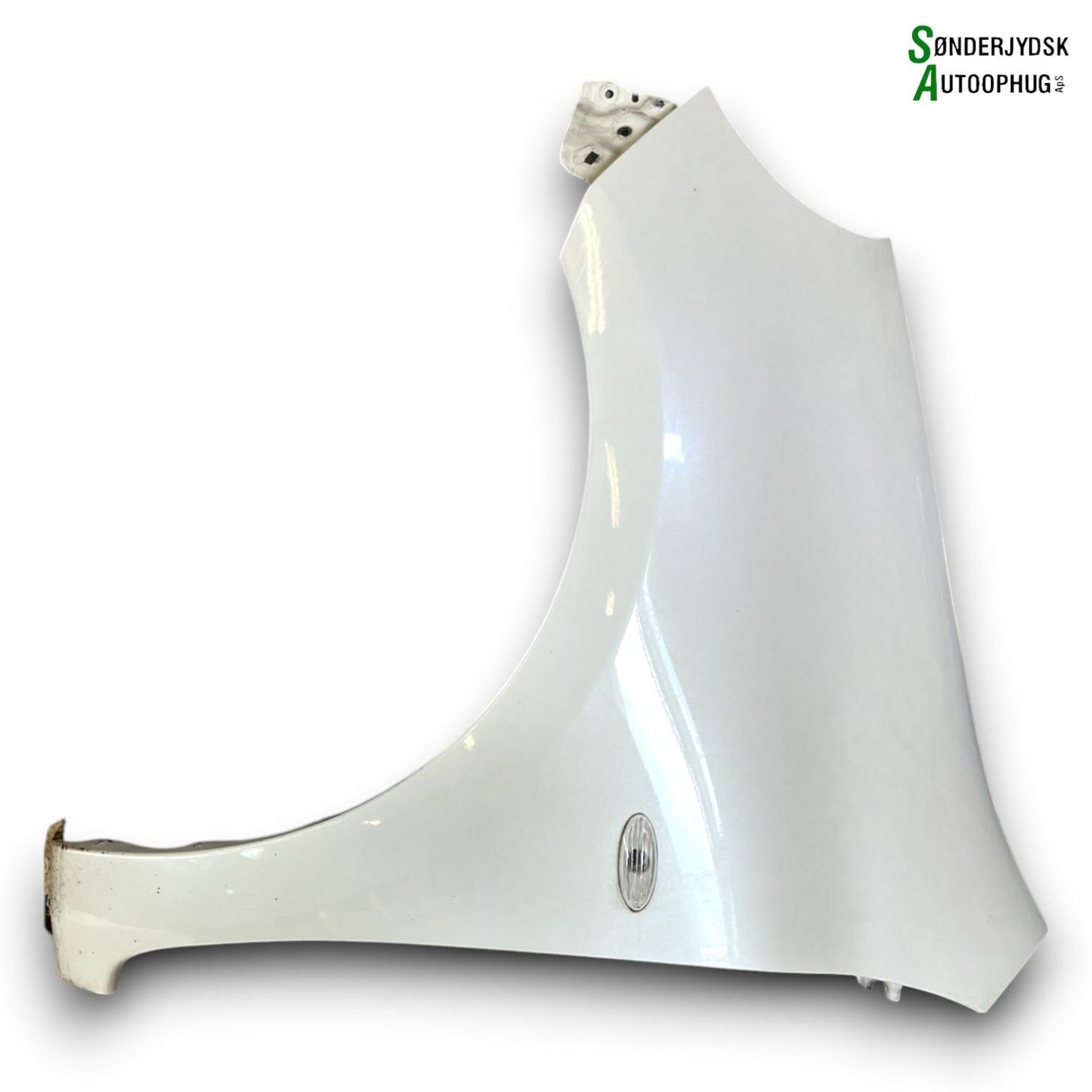 Nissan Micra K13 Forskærm V Med OEM Nr. 668951HB0A Fra Nissan Ophugger