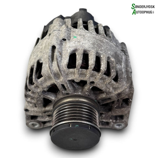 Renault Clio 4 Generator Med OEM Nr. 231004115R Fra Renault Ophugger