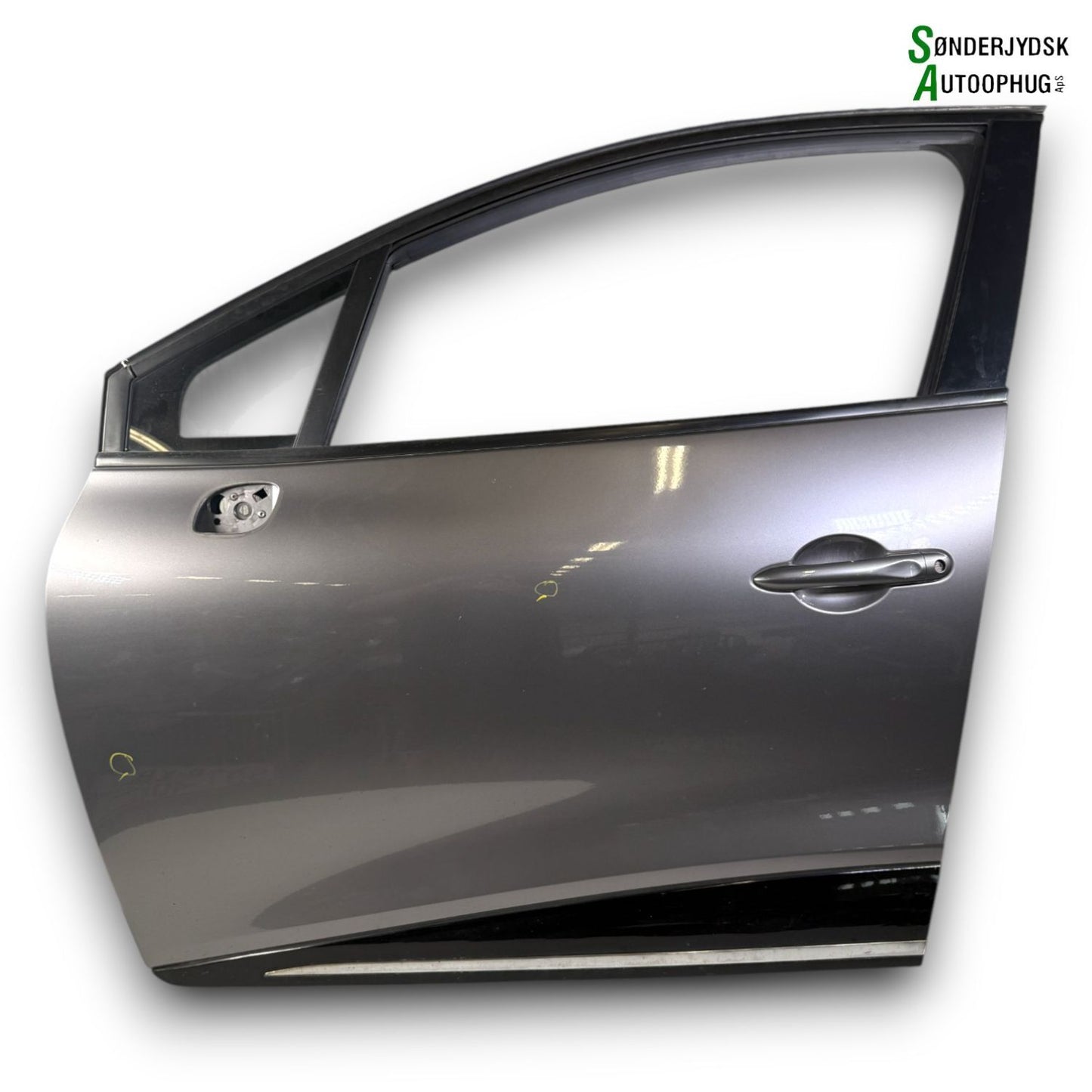 Renault Clio 4 Fordør V Med OEM Nr. 801017896R Fra Renault Ophugger