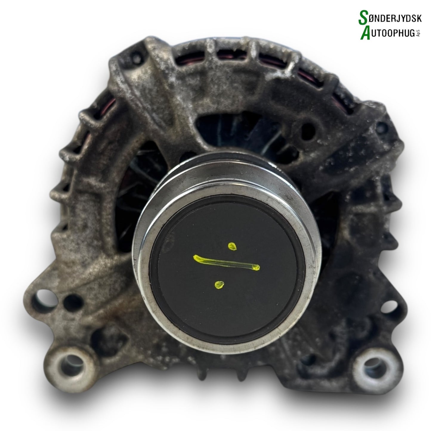VW Polo 6C Generator Med OEM Nr. 04B903023D Fra VW Ophugger