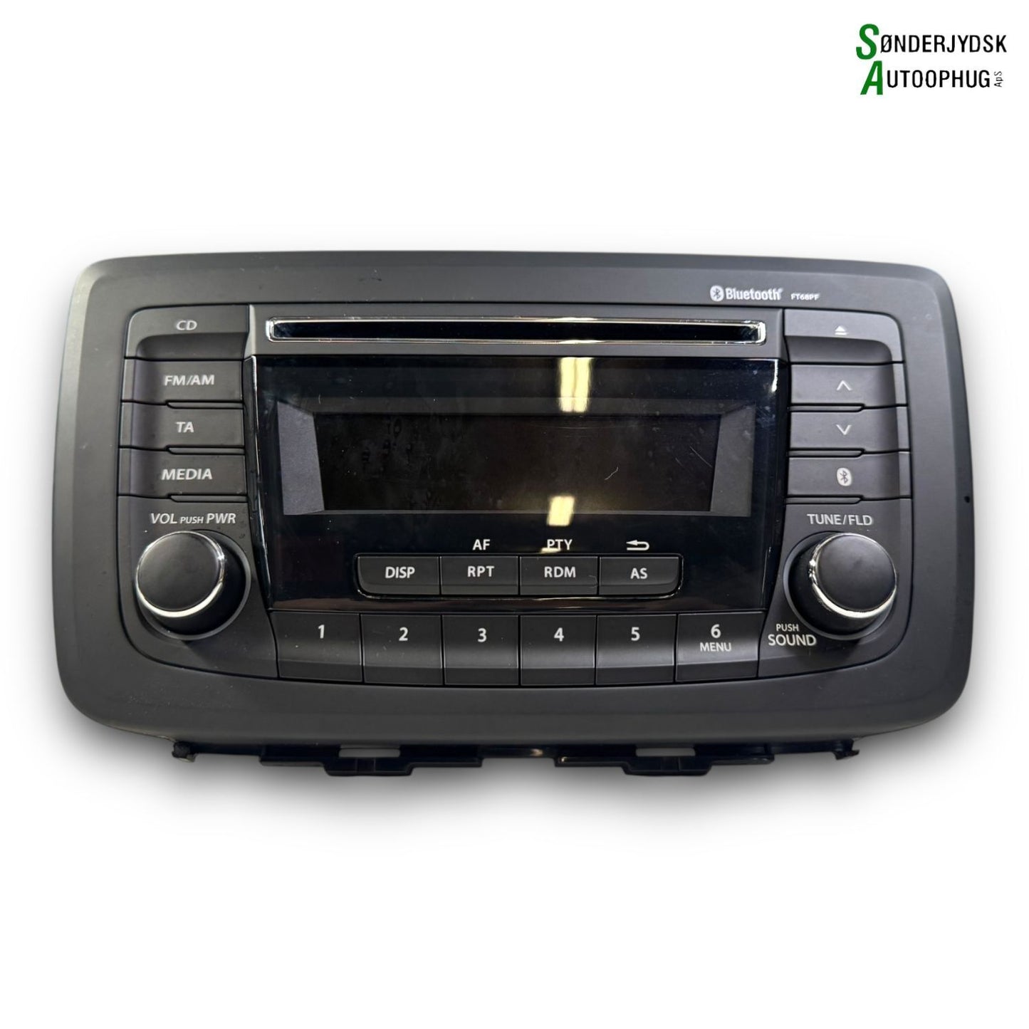 Suzuki Baleno Radio M/Cd Med OEM Nr. 3910168PF0 Fra Suzuki Ophugger