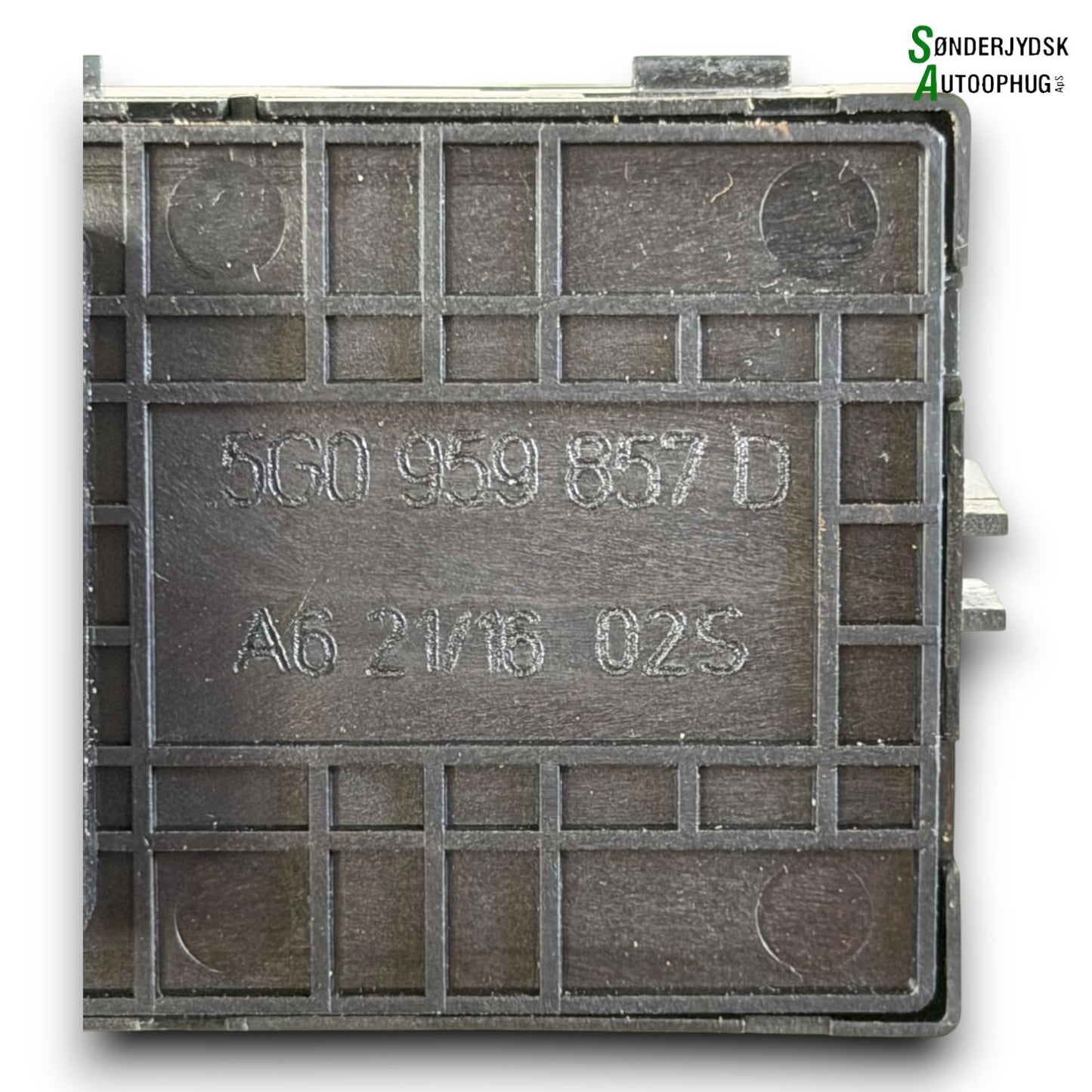 VW Golf 7 AU Kontakt Rudehejs Med OEM Nr. 5G0959857D Fra VW Ophugger