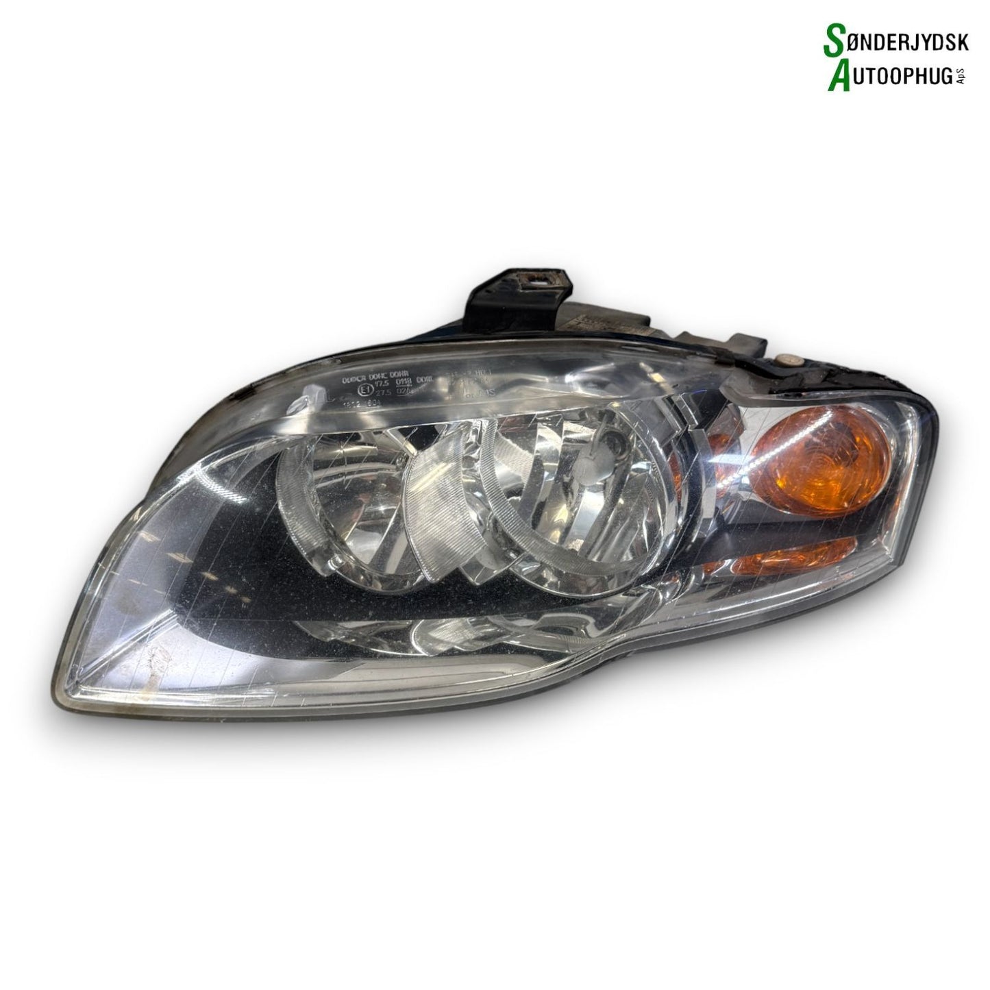 Audi A4 Forlygte Med OEM Nr. 8E0941003AJ Fra Audi Ophugger