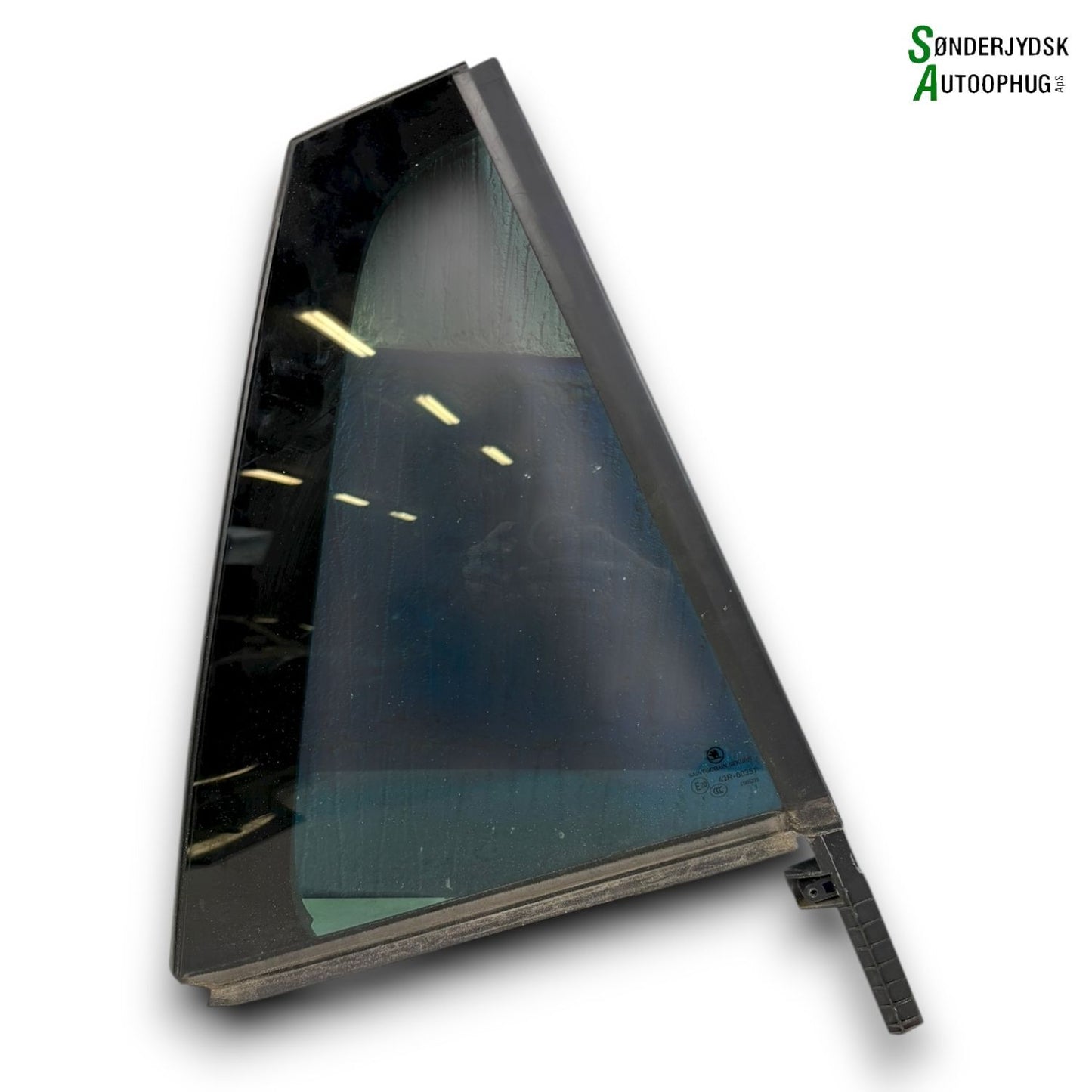 Skoda Fabia Trekantrude Med OEM Nr. 6V9845214D Fra Skoda Ophugger