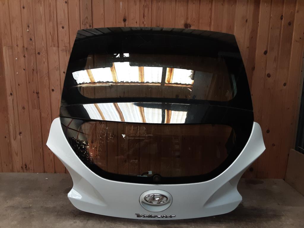 Hyundai Veloster Bagklap Med OEM Nr. 737002V010 Fra Hyundai Ophugger