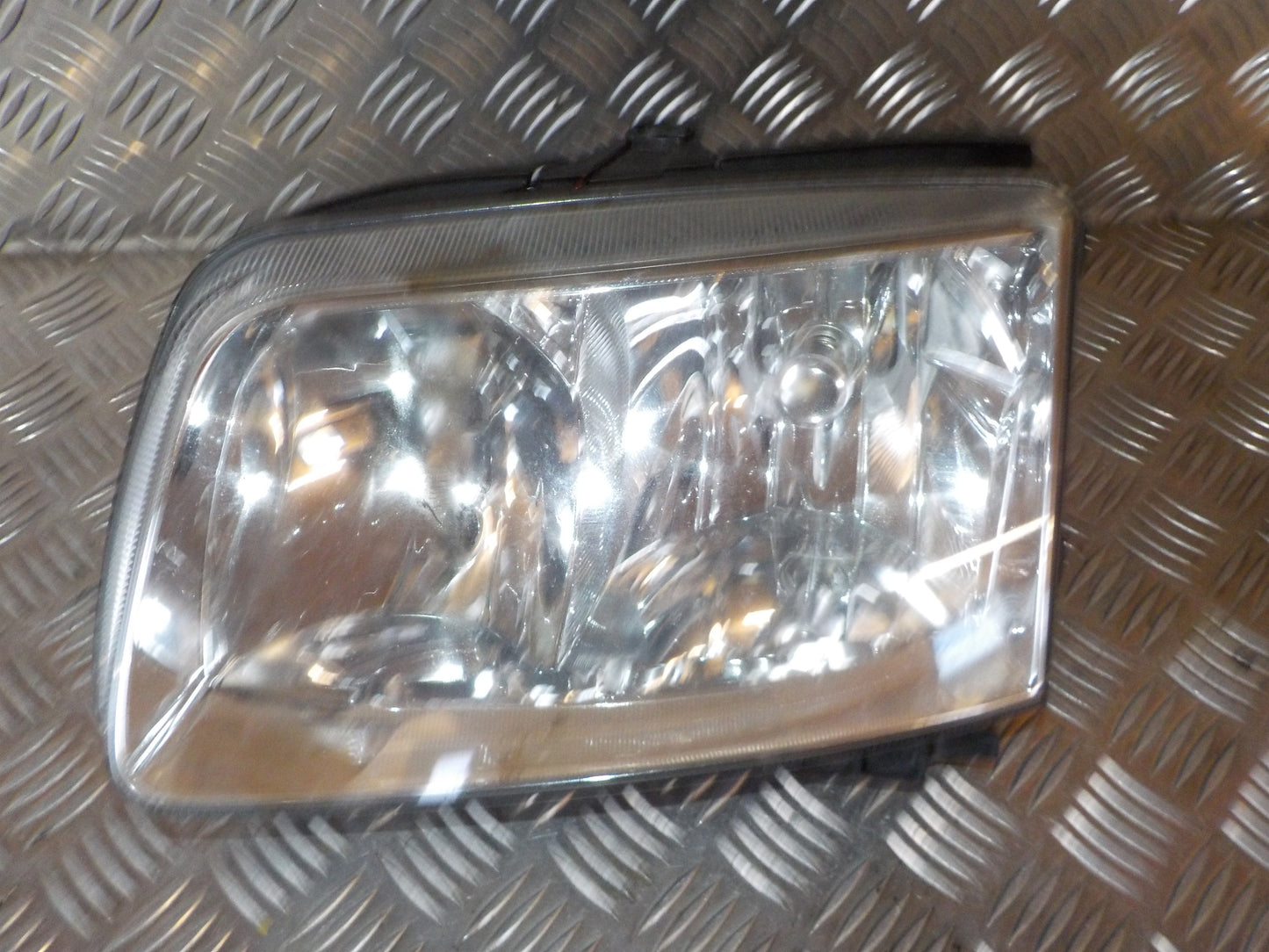 VW Polo Facel. 6N Forlygte Med OEM Nr. 6N1941017AA Fra VW Ophugger
