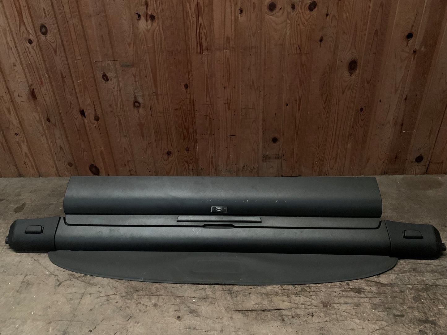 Volvo S40/V50 Bagageafdæk/Rullegar. Stc Med OEM Nr. 39874981 Fra Volvo Ophugger