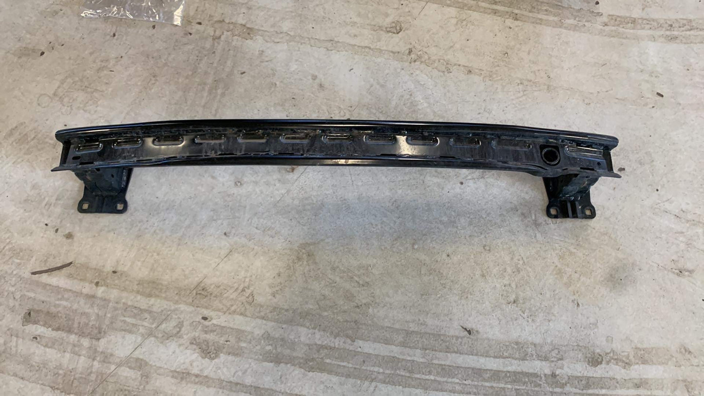 Audi Q2 Kofangerstiver Med OEM Nr. 81A807309A Fra Audi Ophugger