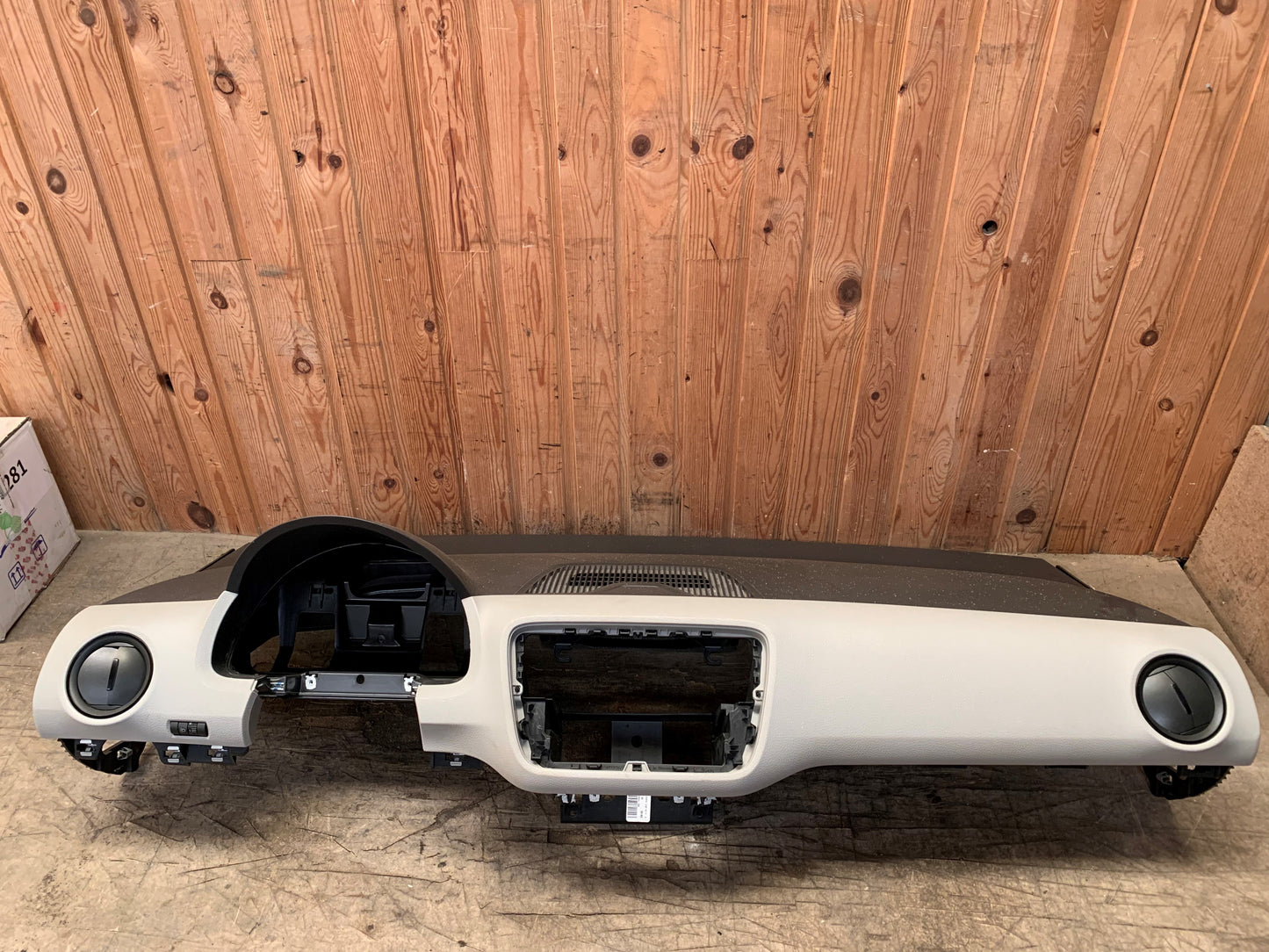 Seat Mii Instrumentpolstring Med OEM Nr. 1S1857002BR Fra Seat Ophugger