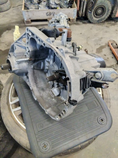 Dacia Logan Gearkasse 5 Trin Med OEM Nr. 8201105350 Fra Dacia Ophugger