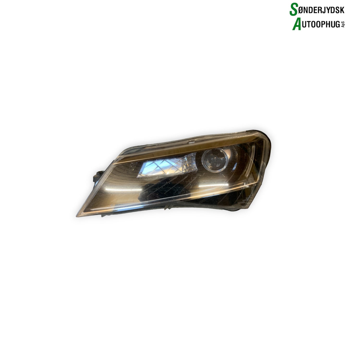 Skoda Superb B8 Forlygte Med OEM Nr. 3V1941016A Fra Skoda Ophugger