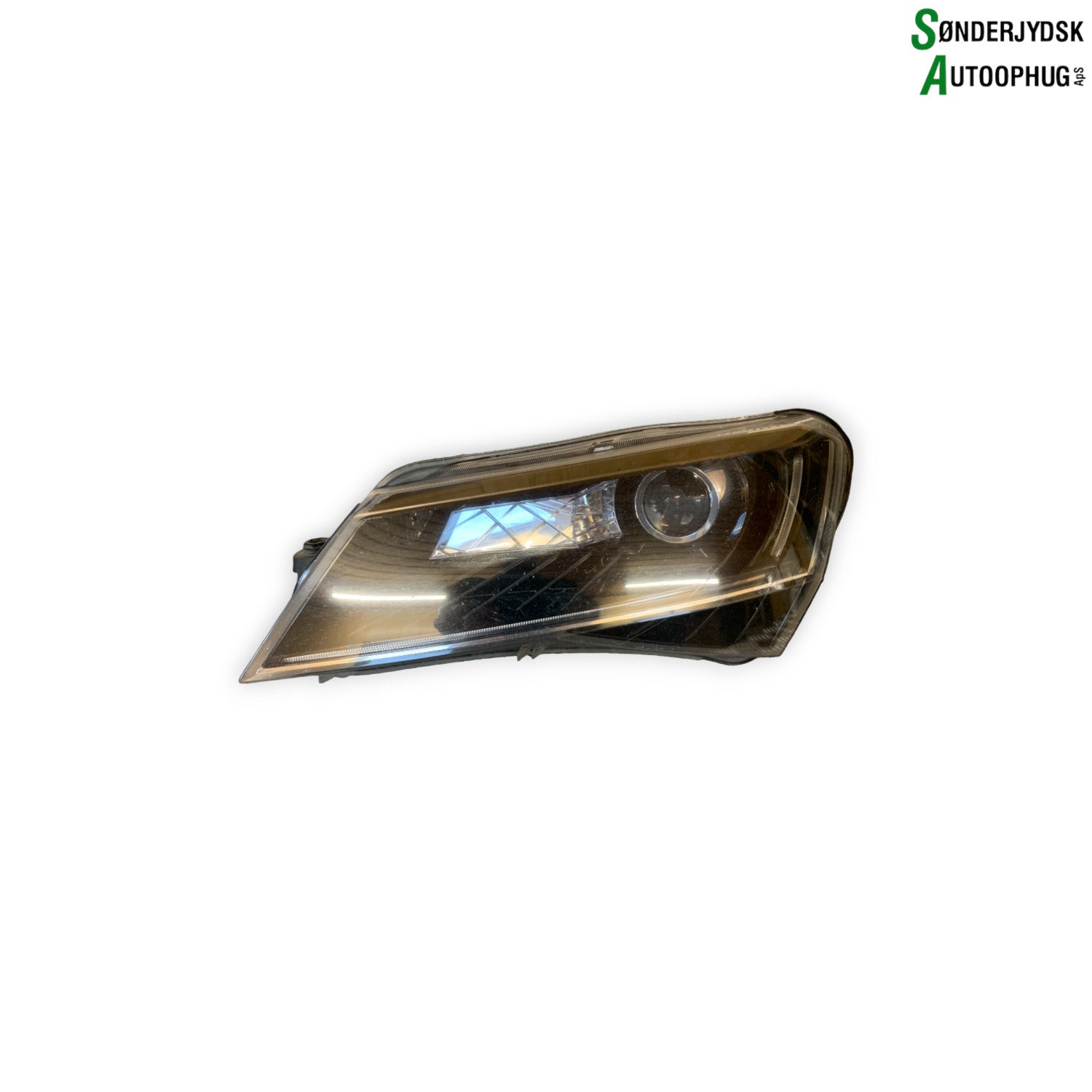 Skoda Superb B8 Forlygte Med OEM Nr. 3V1941016A Fra Skoda Ophugger
