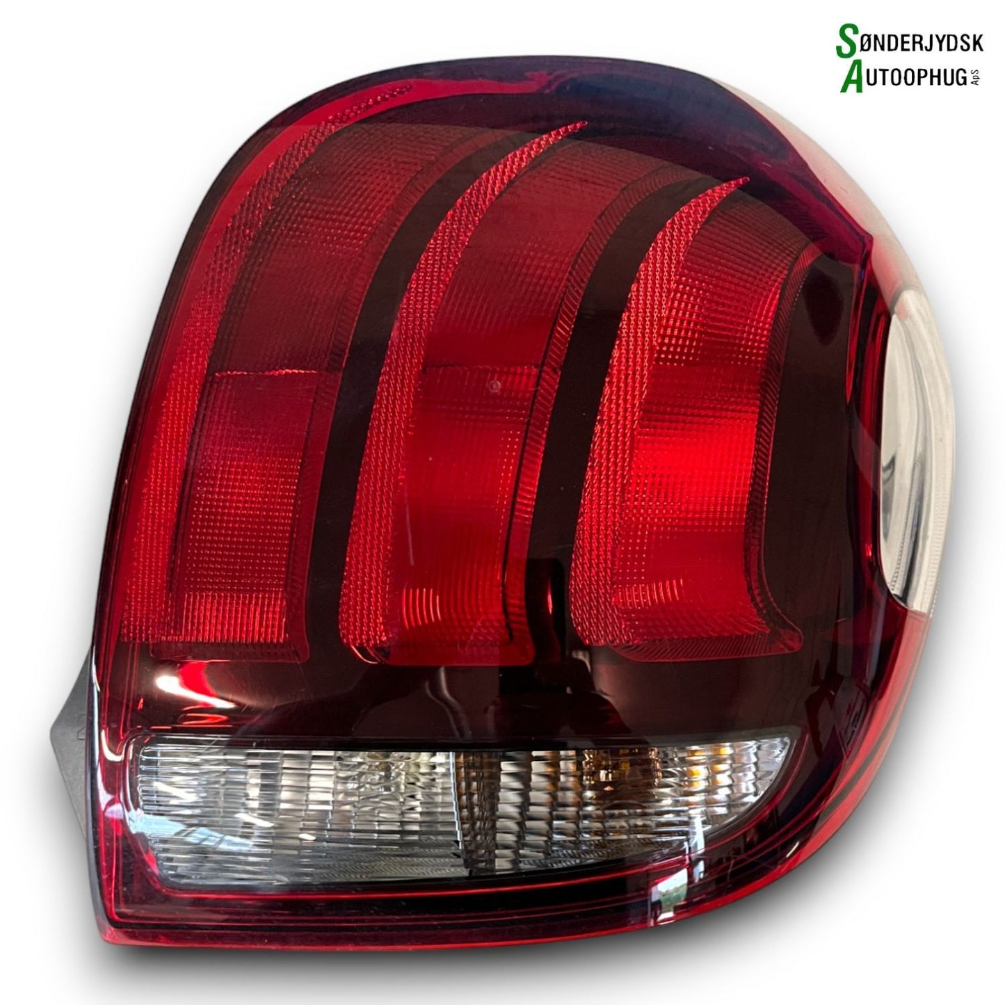 Peugeot 108 Baglygte Med OEM Nr. B001031780 Fra Peugeot Ophugger