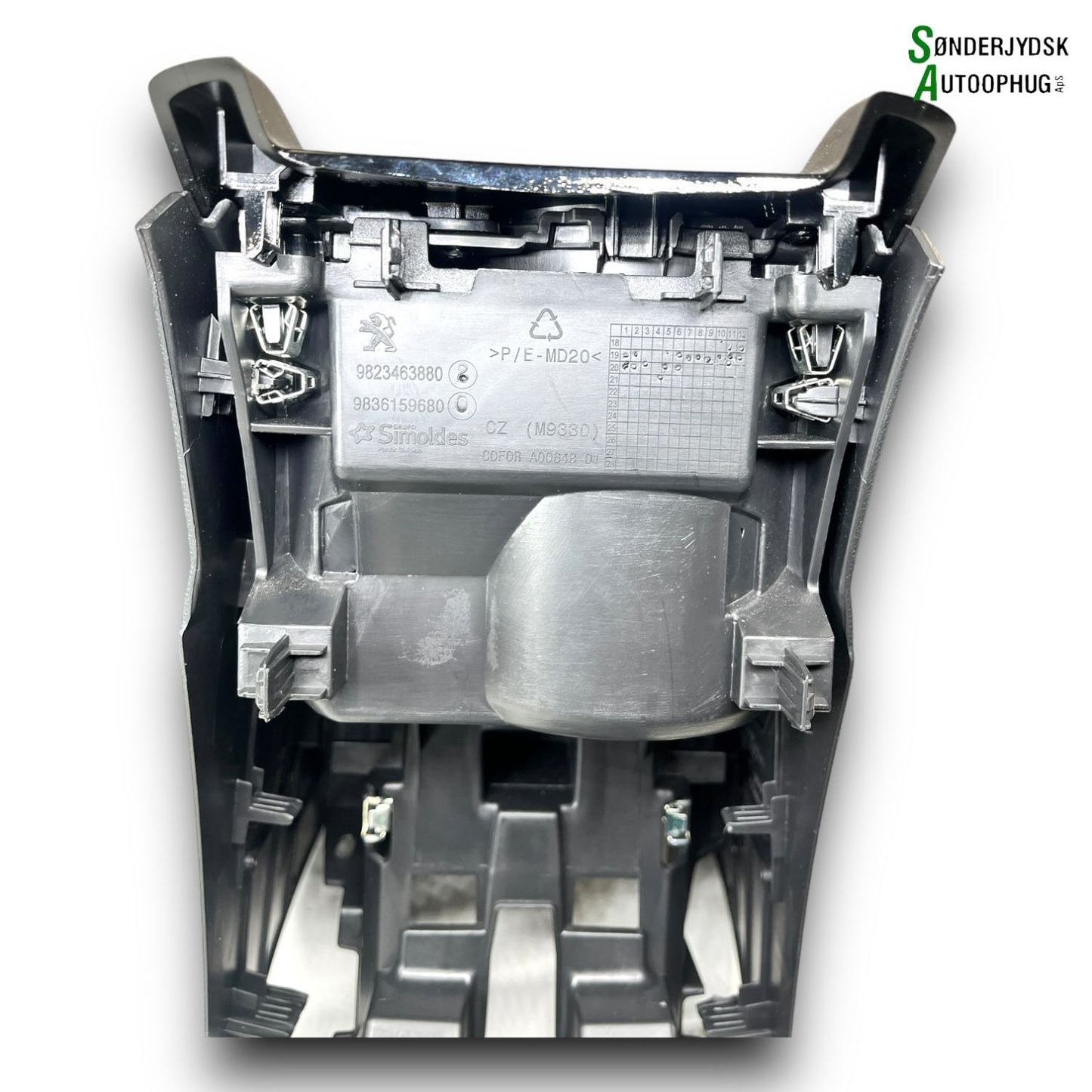 Peugeot 208 Kardanboks Med OEM Nr. 9823463880 Fra Peugeot Ophugger