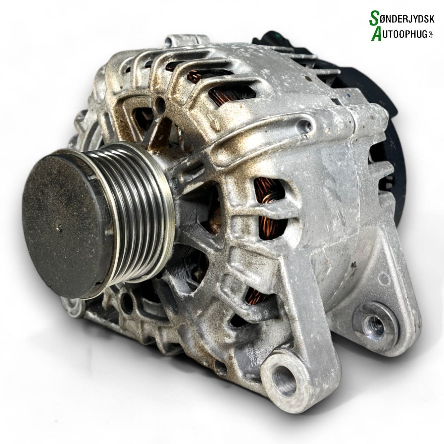 Peugeot 208 Generator Med OEM Nr. 9826574080 Fra Peugeot Ophugger