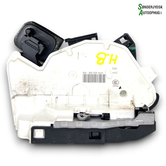 Skoda Rapid Dørlås Med OEM Nr. 5TA839016Q Fra Skoda Ophugger