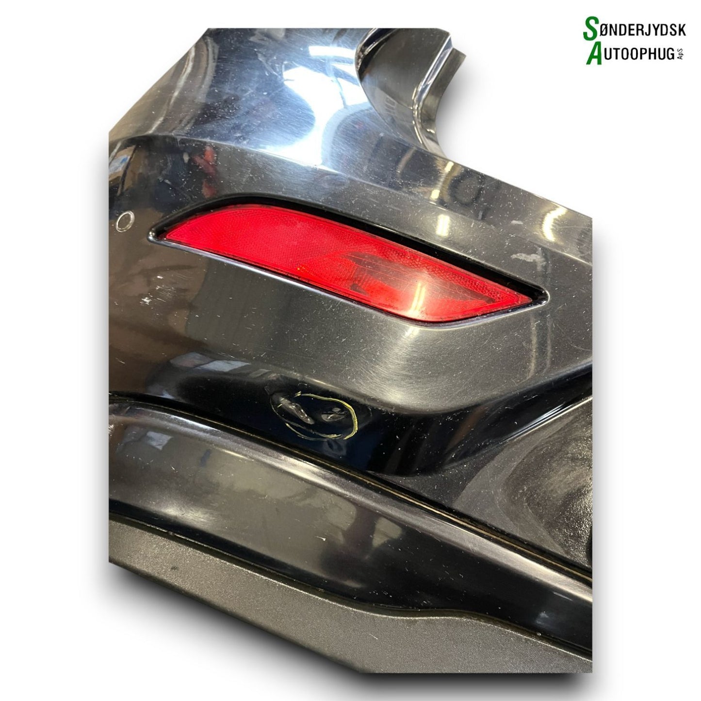 Volvo V40 Bagkofanger Med OEM Nr. 39820442 Fra Volvo Ophugger