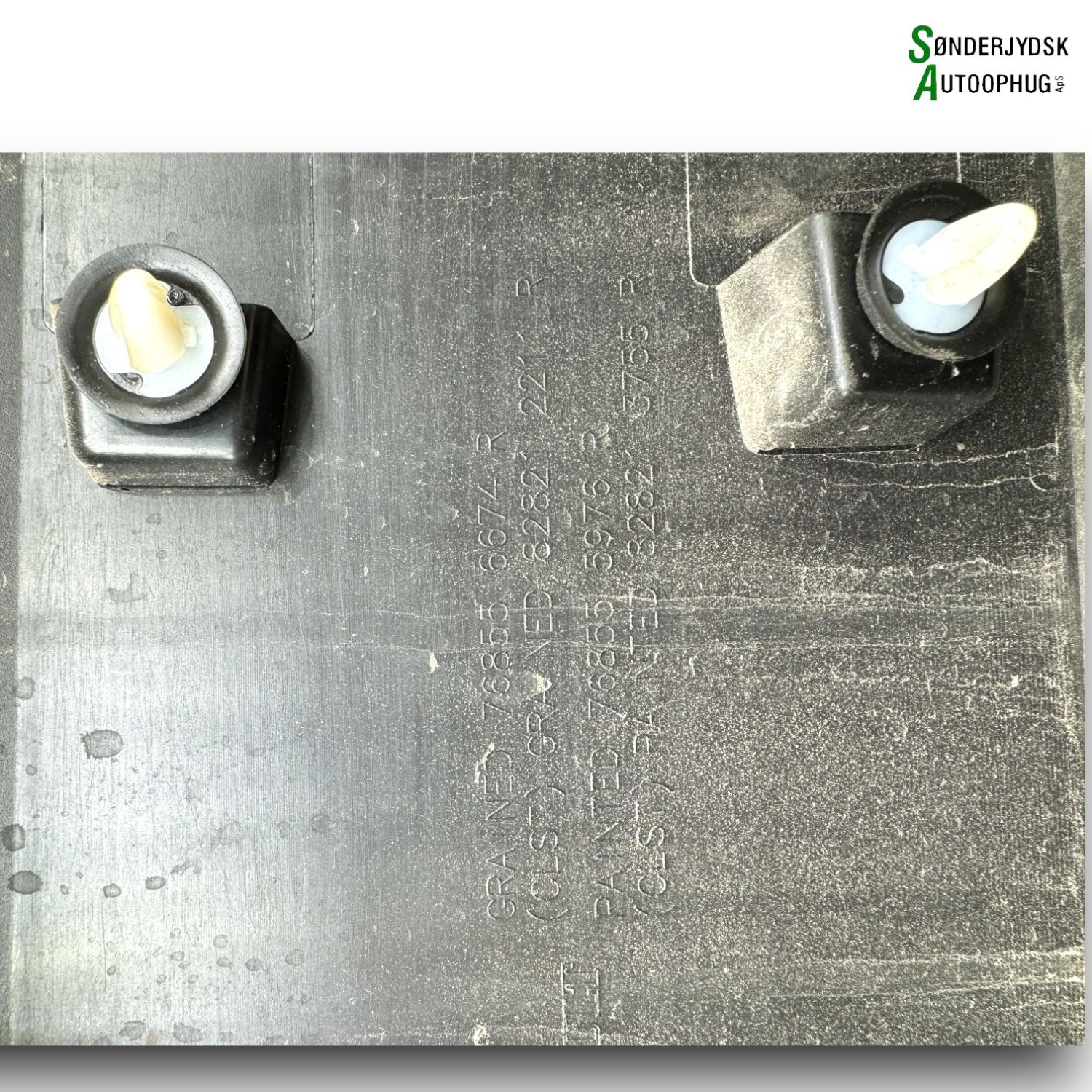 Renault Trafic 3 Fender/Pynteliste Med OEM Nr. 828212211R Fra Renault Ophugger