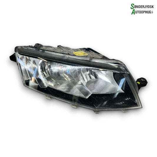 Skoda Octavia Forlygte Med OEM Nr. 5E1941018 Fra Skoda Ophugger