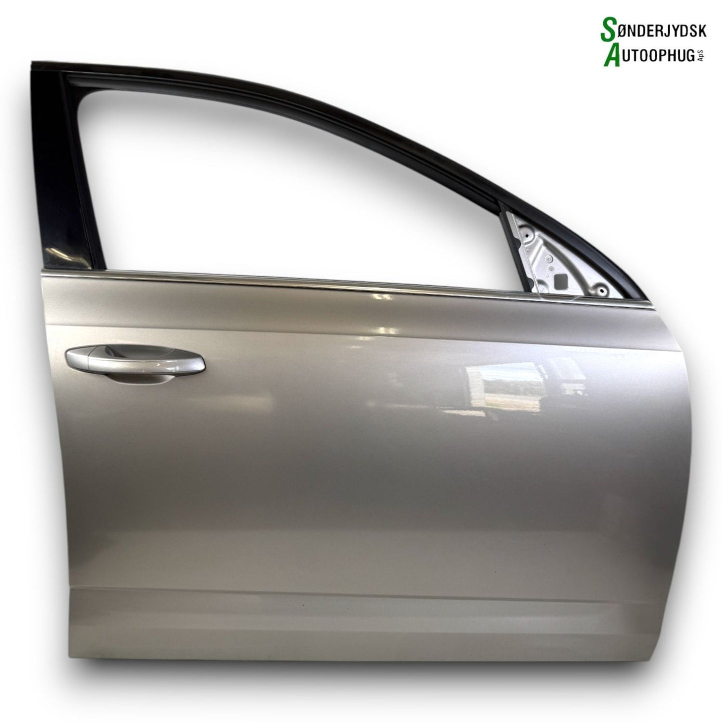 Skoda Octavia Fordør H Med OEM Nr. 5E0831056A Fra Skoda Ophugger