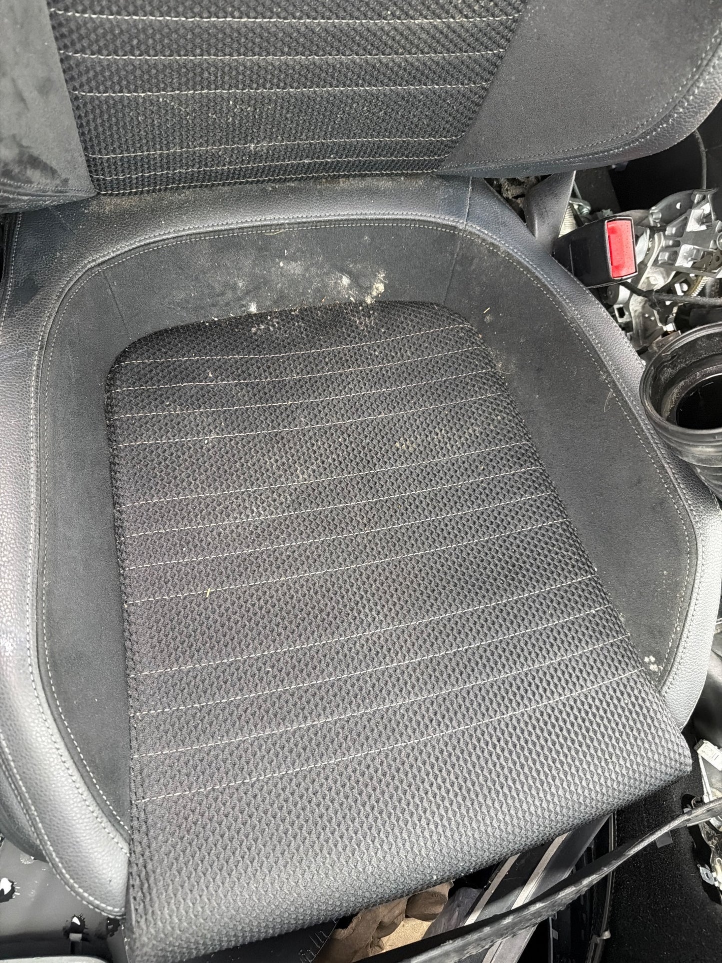 VW Scirocco III I3 Forsæde - Forstol Med OEM Nr. 1K8881375M Fra VW Ophugger