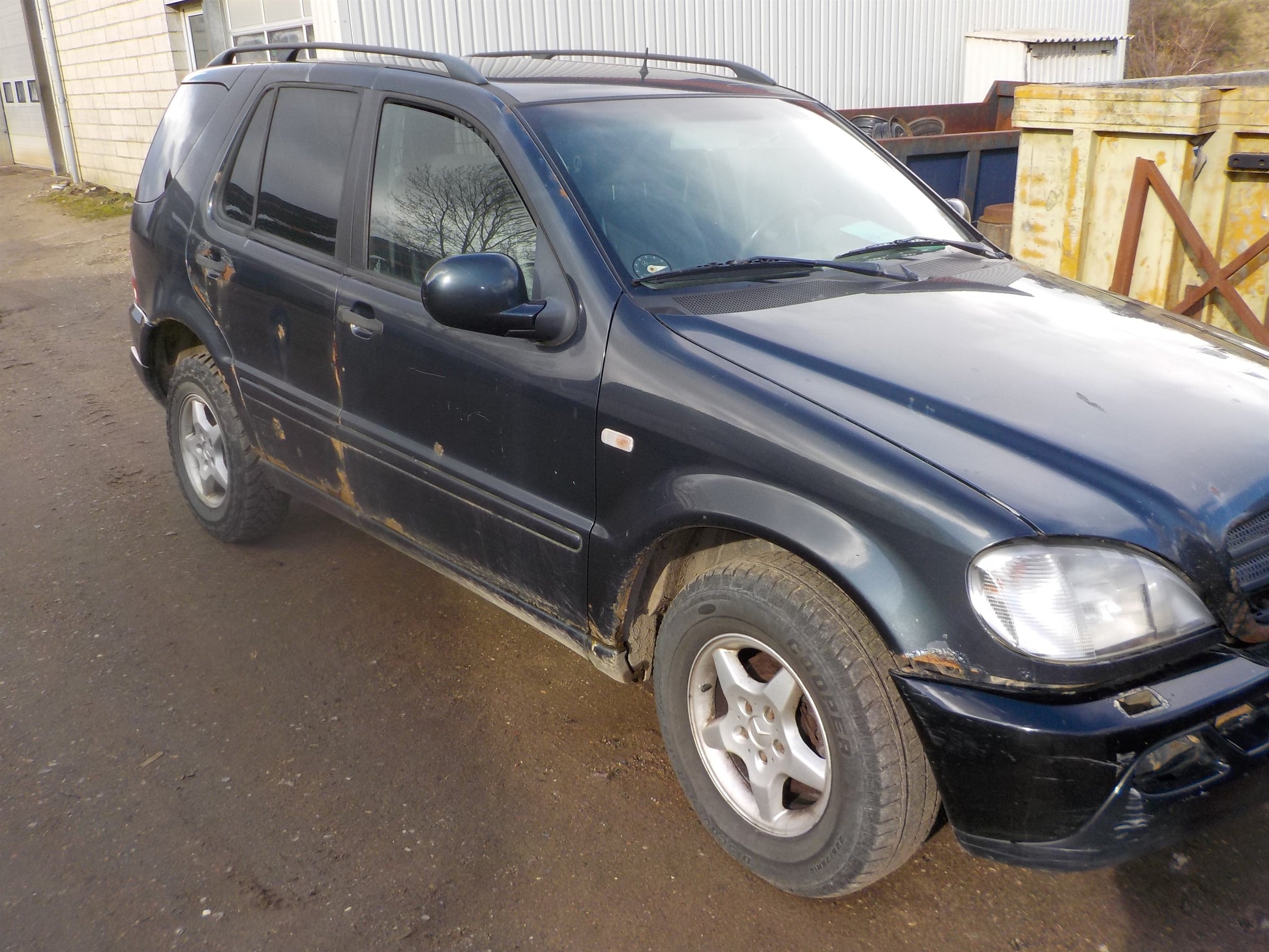 Mercedes ML W163 Pluk-Selv-Bil Med OEM Nr. Ophugger Fra Mercedes Ophugger