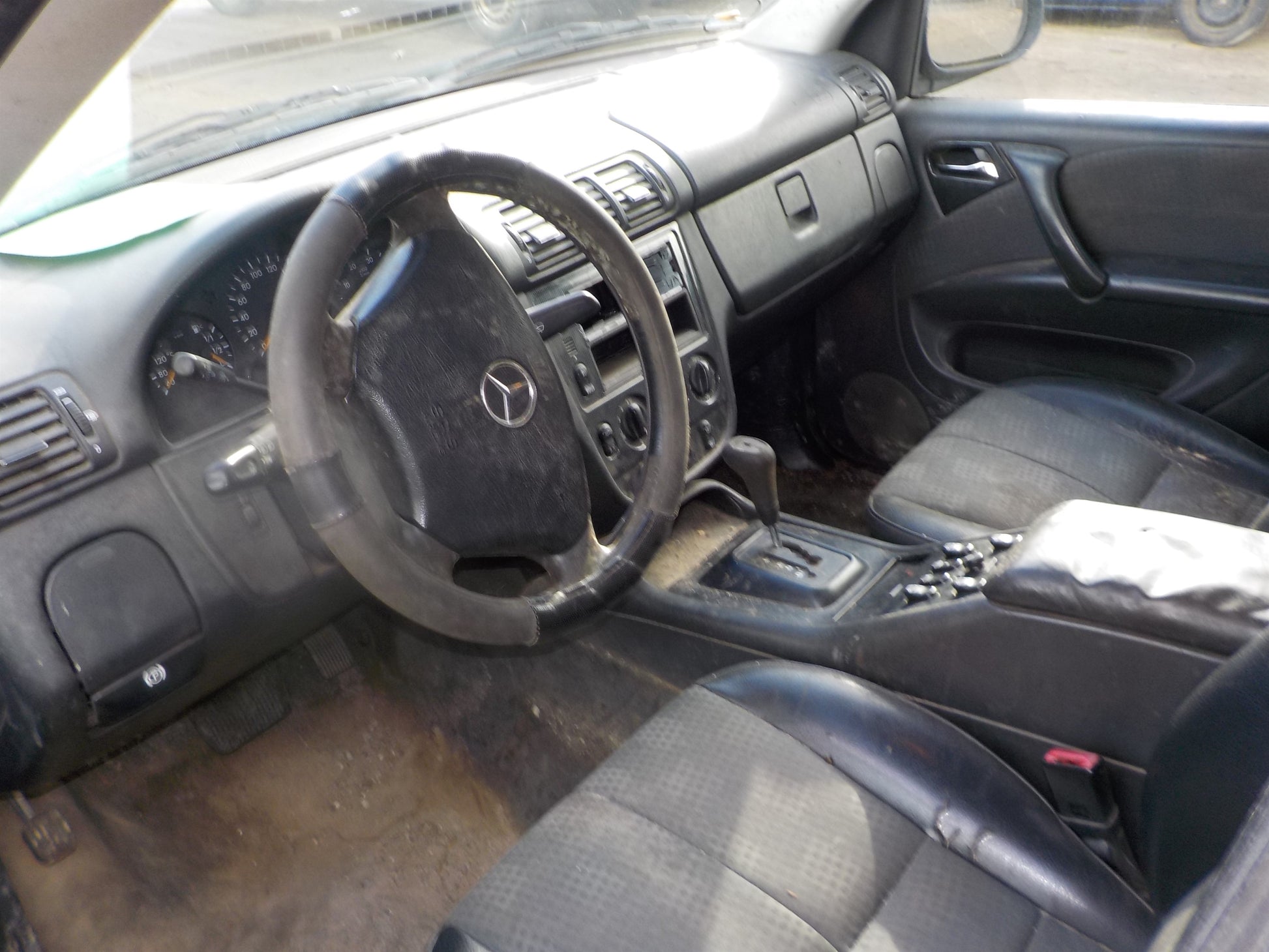 Mercedes ML W163 Pluk-Selv-Bil Med OEM Nr. Ophugger Fra Mercedes Ophugger