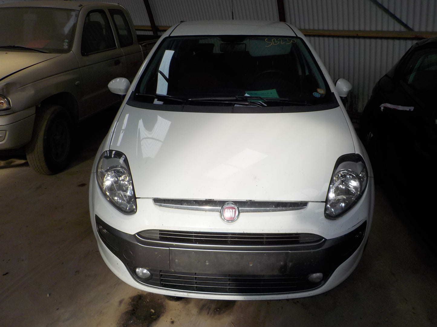 Fiat Punto Evo Pluk-Selv-Bil Med OEM Nr. Ophugger Fra Fiat Ophugger