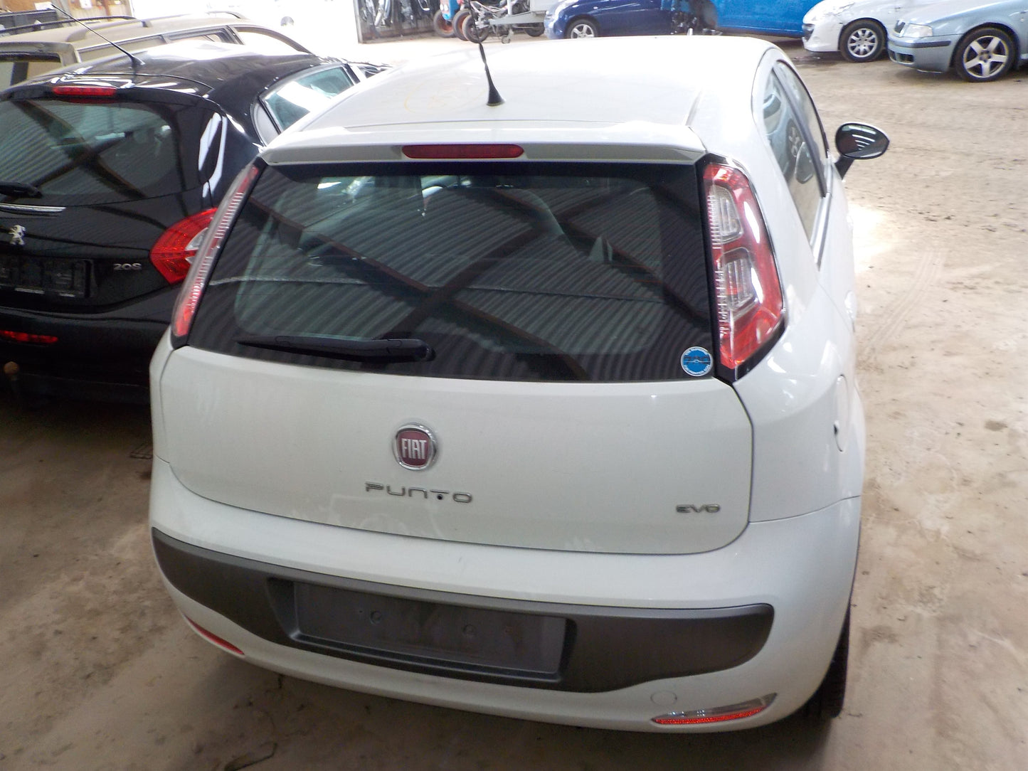 Fiat Punto Evo Pluk-Selv-Bil Med OEM Nr. Ophugger Fra Fiat Ophugger