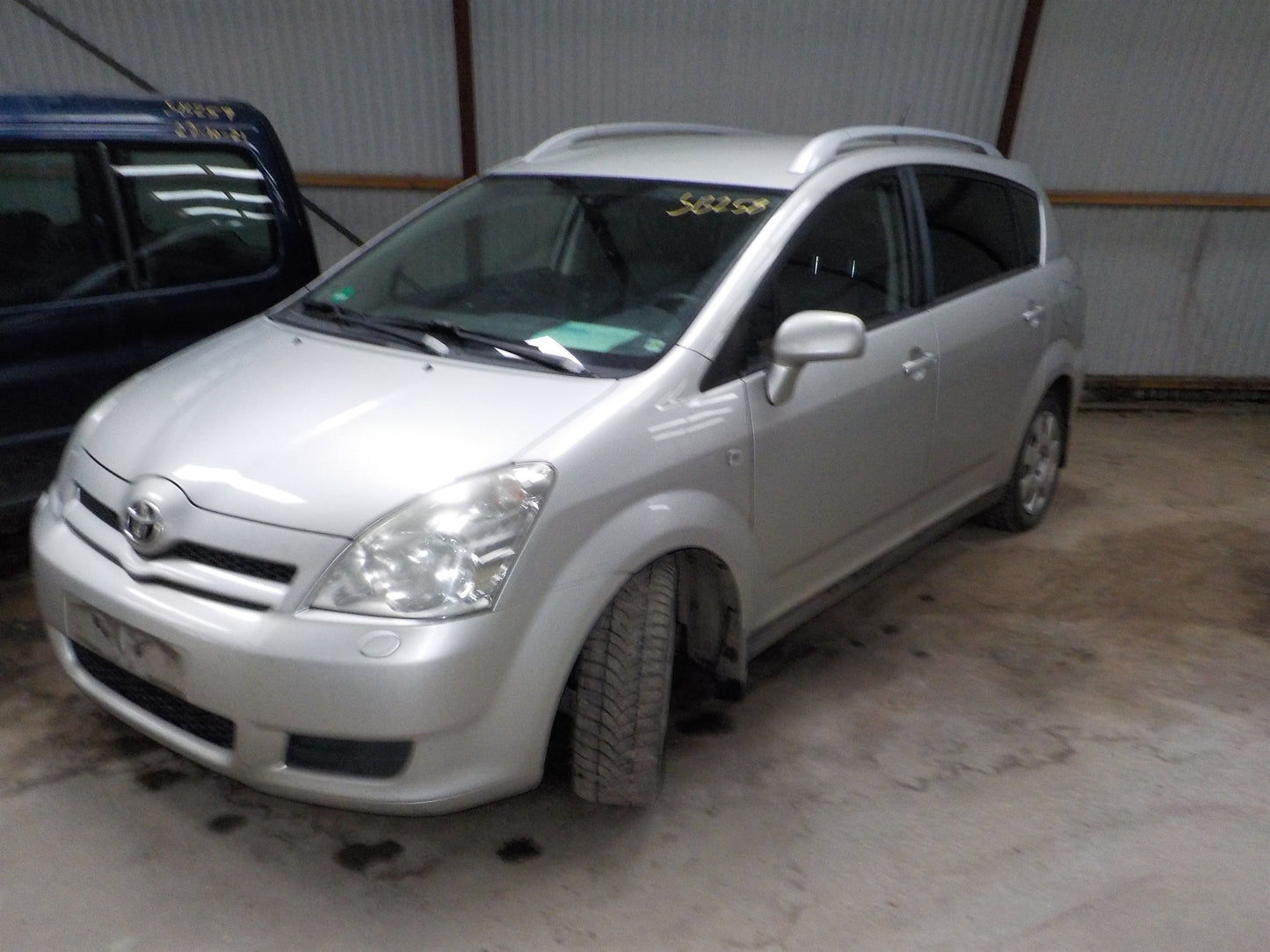 Toyota Corolla Verso Pluk-Selv-Bil Med OEM Nr. Ophugger Fra Toyota Ophugger