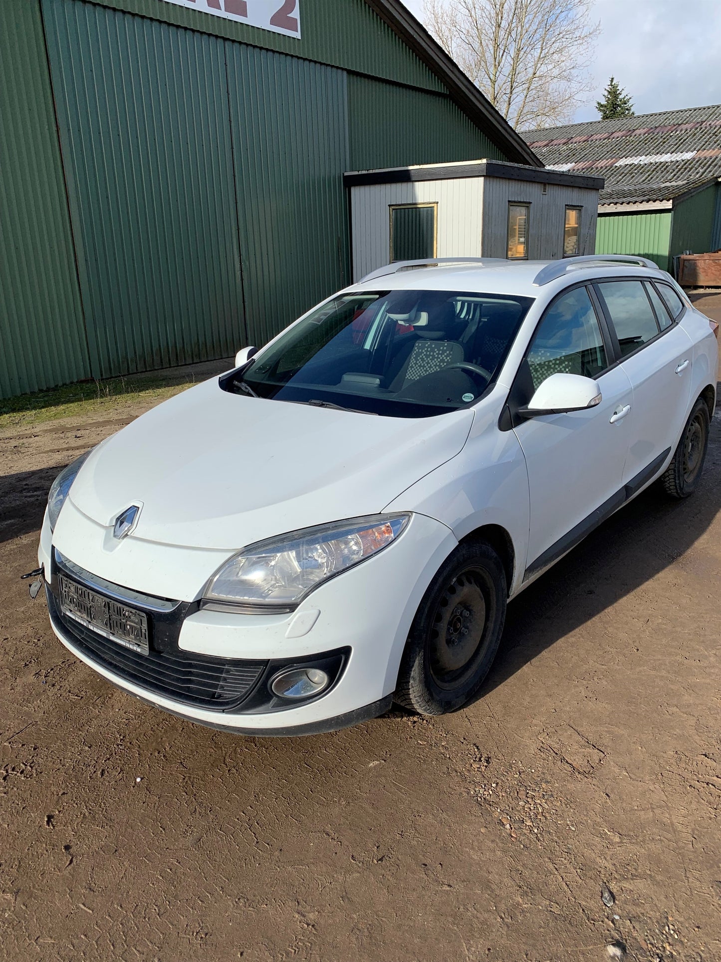 Renault Megane 3 Pluk-Selv-Bil Med OEM Nr. Ophugger Fra Renault Ophugger
