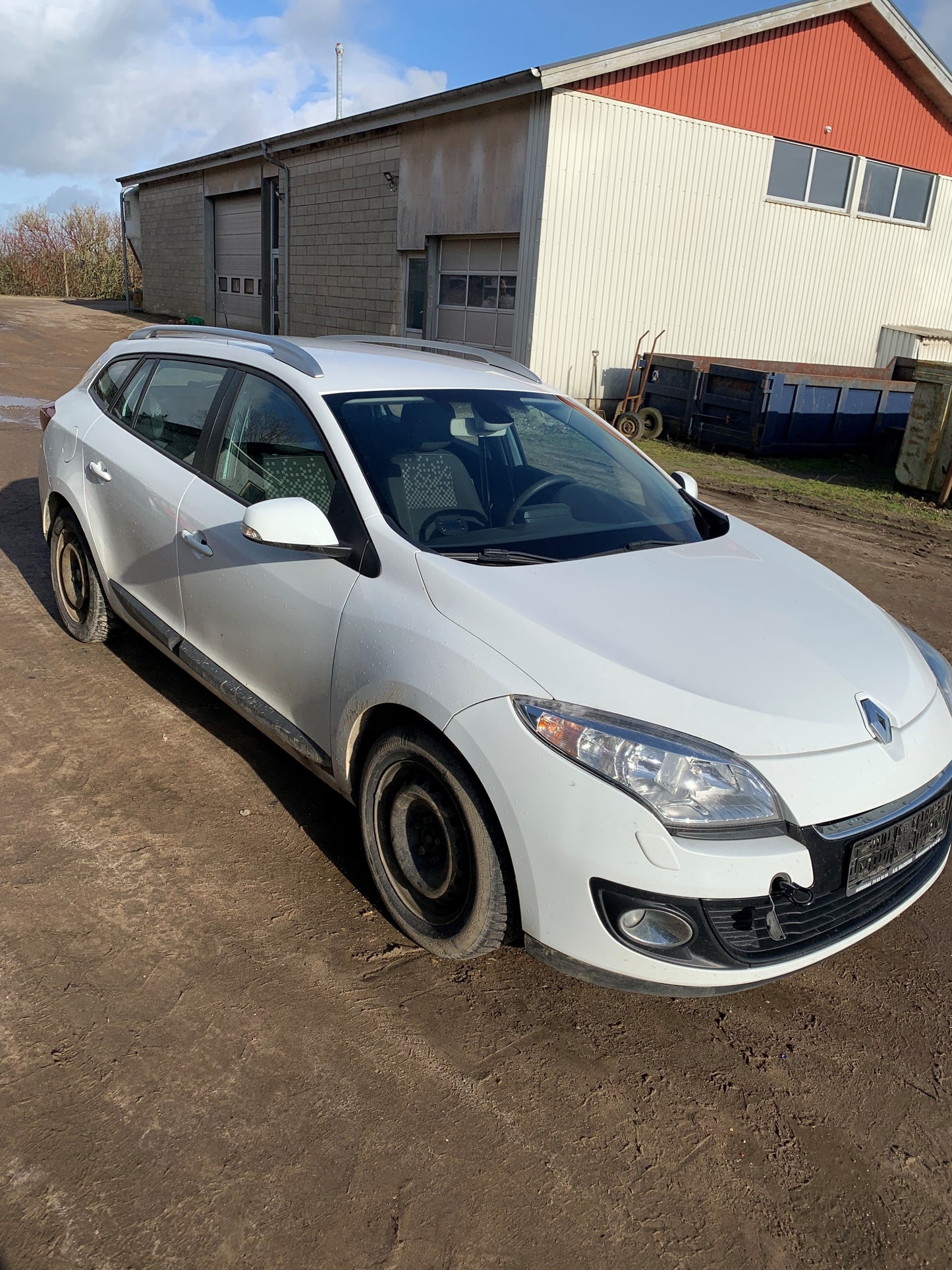 Renault Megane 3 Pluk-Selv-Bil Med OEM Nr. Ophugger Fra Renault Ophugger