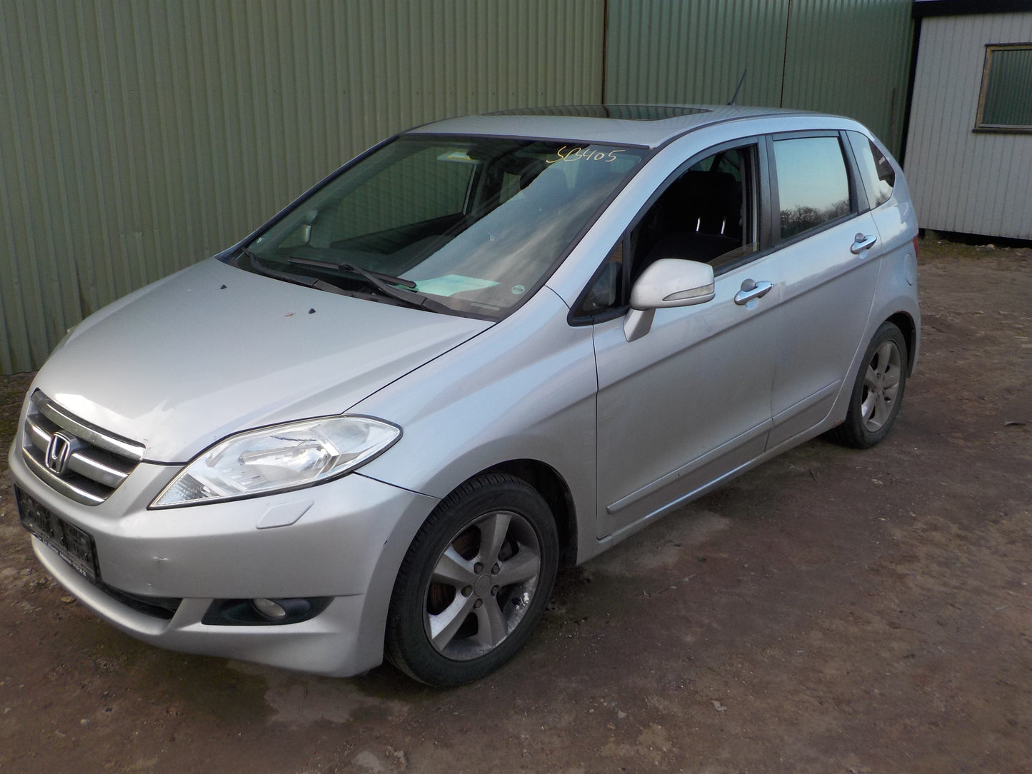 Honda FR‑V Pluk-Selv-Bil Med OEM Nr. Ophugger Fra Honda Ophugger
