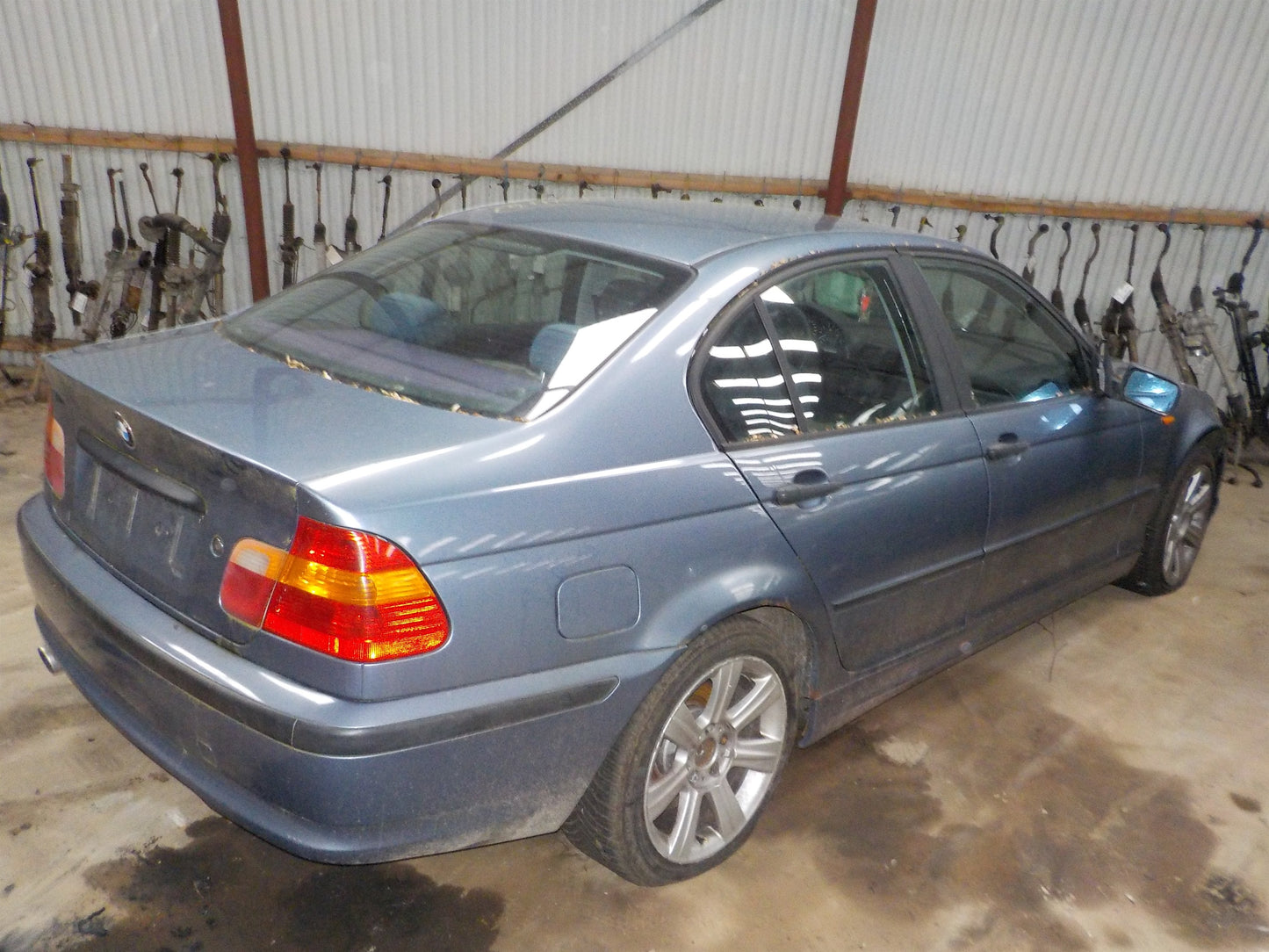 BMW 3-Serie E46 Pluk-Selv-Bil Med OEM Nr. Ophugger Fra BMW Ophugger