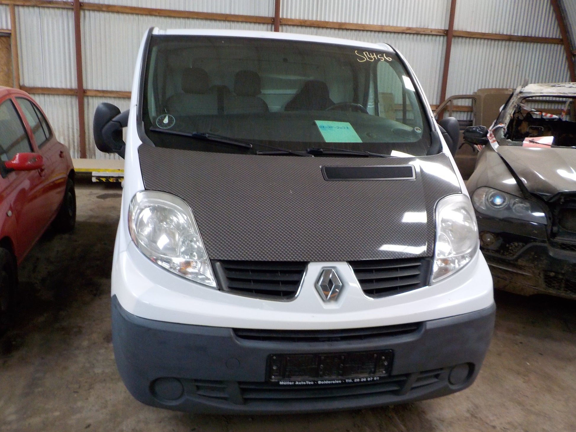 Renault Trafic 1 Pluk-Selv-Bil Med OEM Nr. Ophugger Fra Renault Ophugger