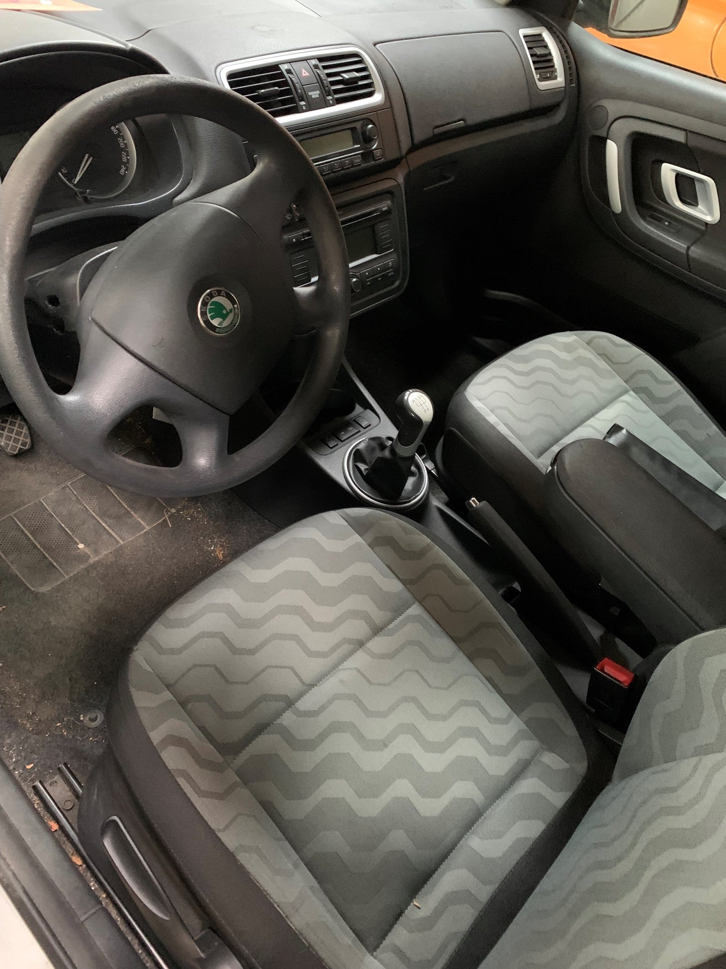 Skoda Fabia Pluk-Selv-Bil Med OEM Nr. TMBBF65J783110503 Fra Skoda Ophugger