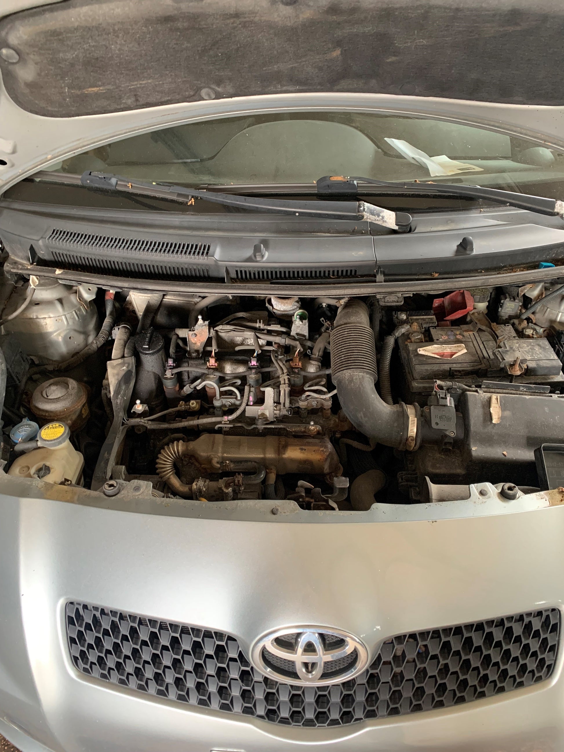 Toyota Yaris Pluk-Selv-Bil Med OEM Nr. Ophugger Fra Toyota Ophugger