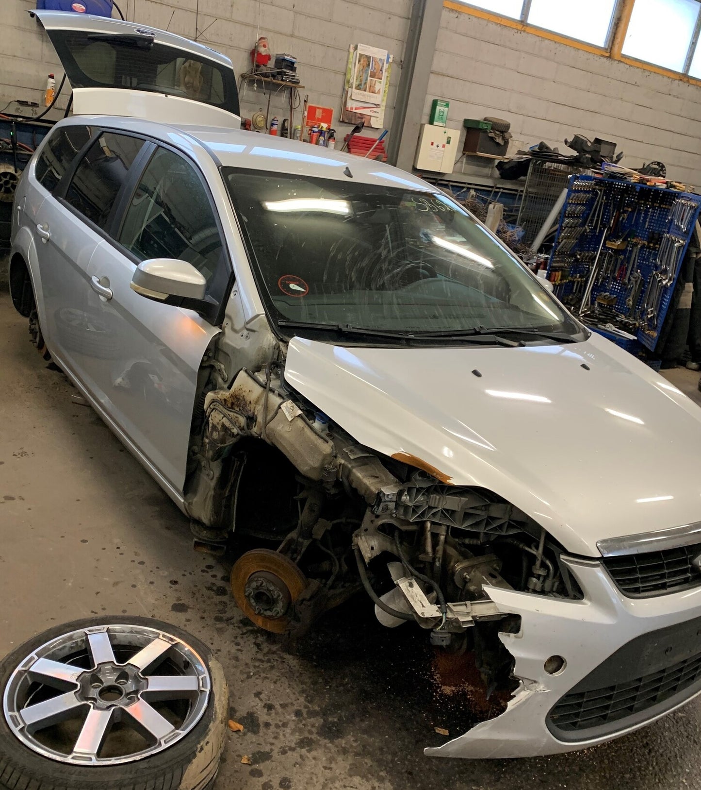 Ford Focus Pluk-Selv-Bil Med OEM Nr. Ophugger Fra Ford Ophugger