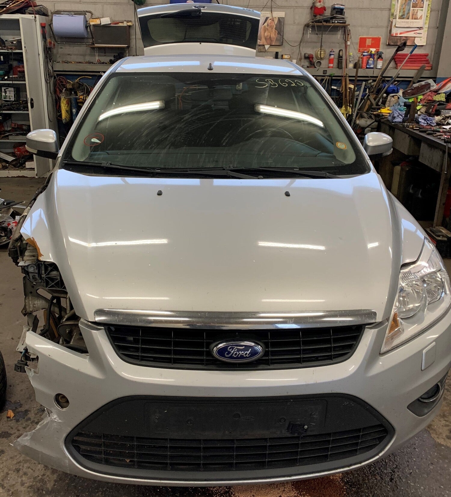 Ford Focus Pluk-Selv-Bil Med OEM Nr. Ophugger Fra Ford Ophugger