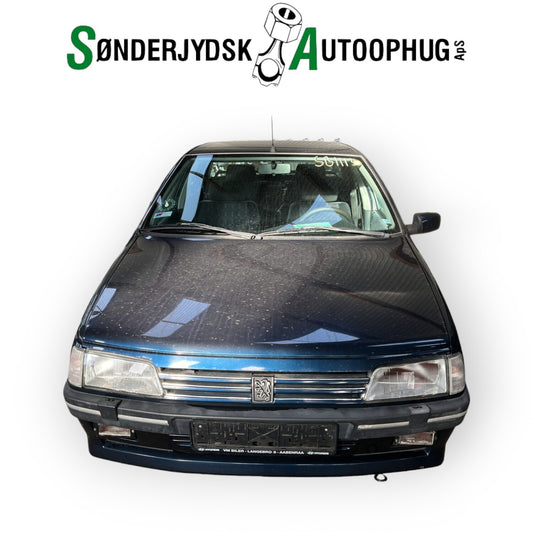 Peugeot 405 Pluk-Selv-Bil Med OEM Nr. Ophugger Fra Peugeot Ophugger