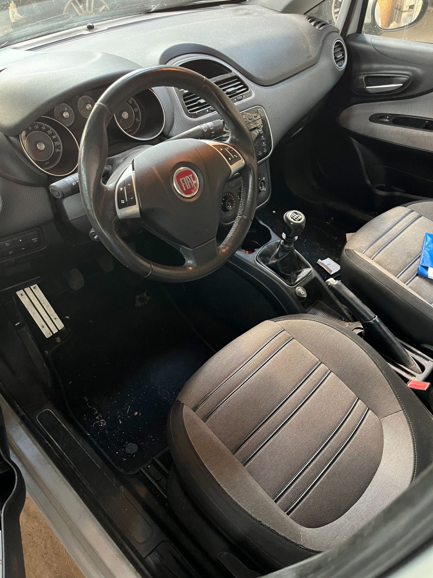 Fiat Punto Evo Pluk-Selv-Bil Med OEM Nr. Ophugger Fra Fiat Ophugger
